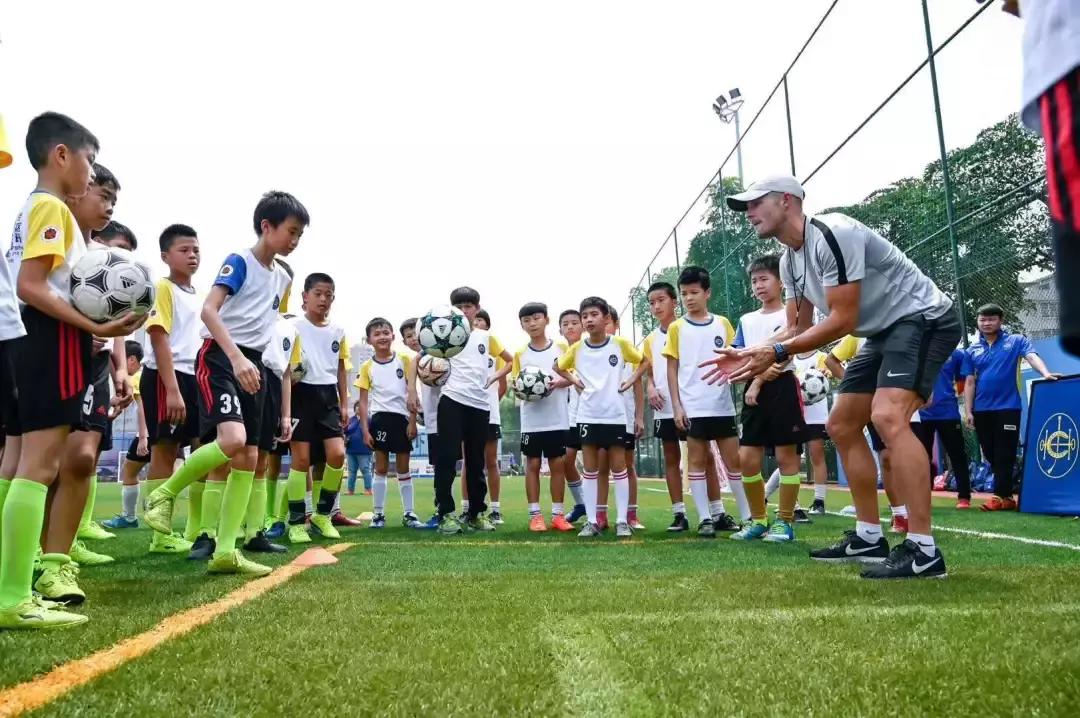 香港赛马会,香港足球总会与香港足协