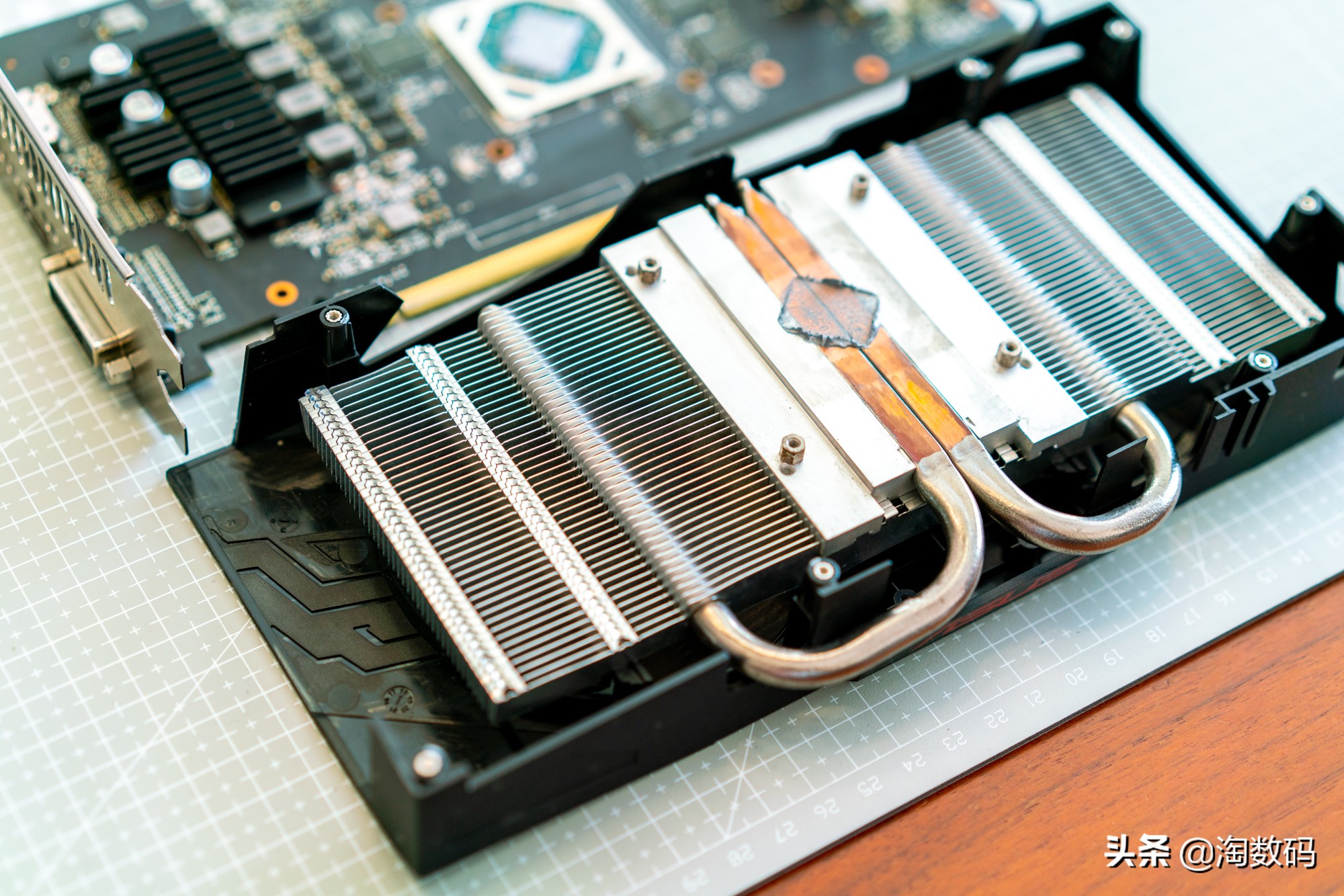 amdrx580和华硕显卡哪个好,华硕rx580白金版显卡跑分