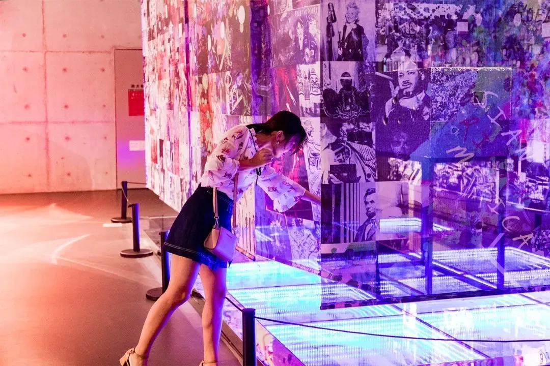 深圳翻身地铁成网红打卡地,深圳网红打卡地点富士康光明小镇