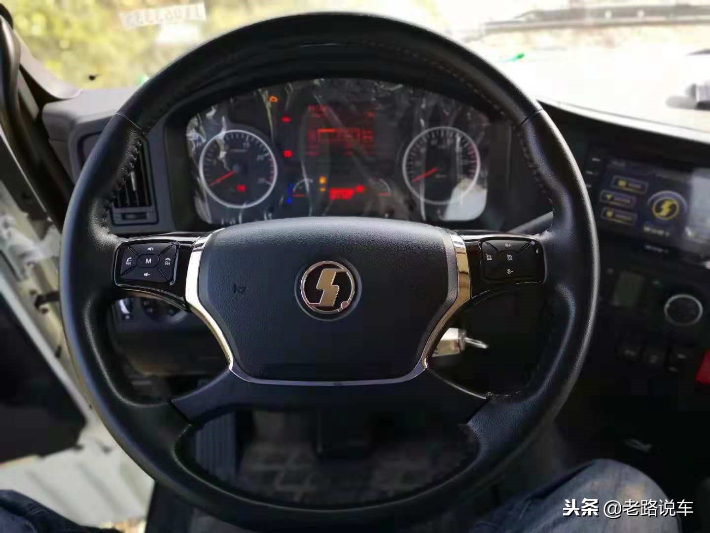 陕汽前四后八自卸车,陕汽轻量化怎么样前四后八