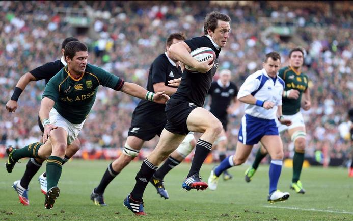 是时候介绍看一下英格兰的橄榄球场了，至少能达到英乙水准