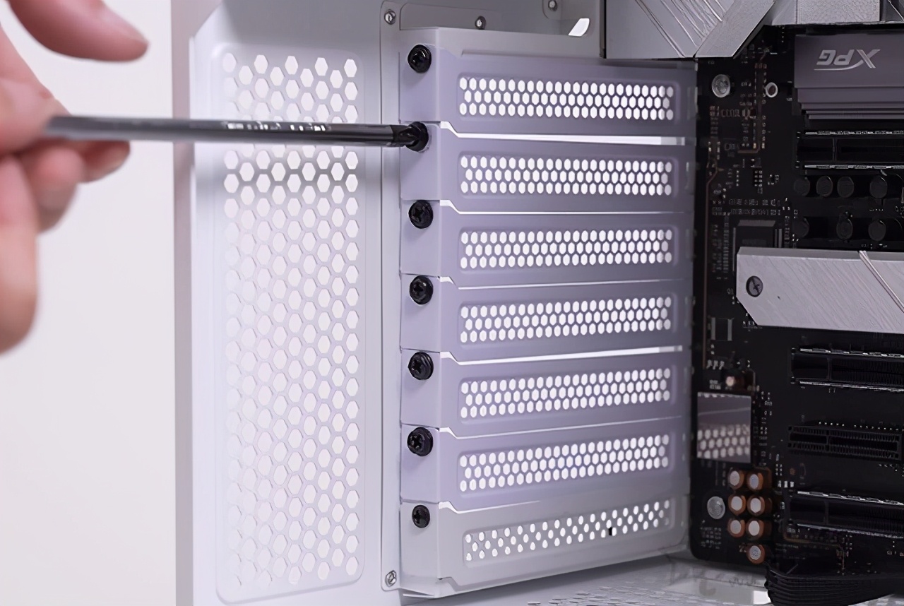 装机组装电脑,装机模拟器手机版组装电脑