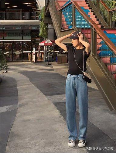 现在很火的裤子穿上立马显瘦10斤,选对裤子提升气质