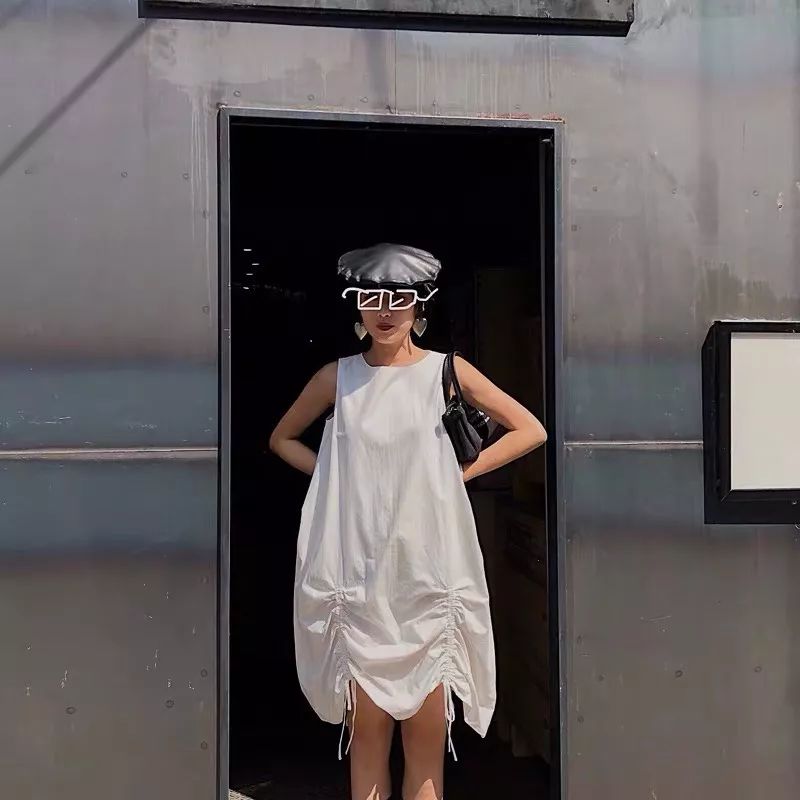 杨紫穿黑色连帽卫衣搭配,杨紫同款kk衣服