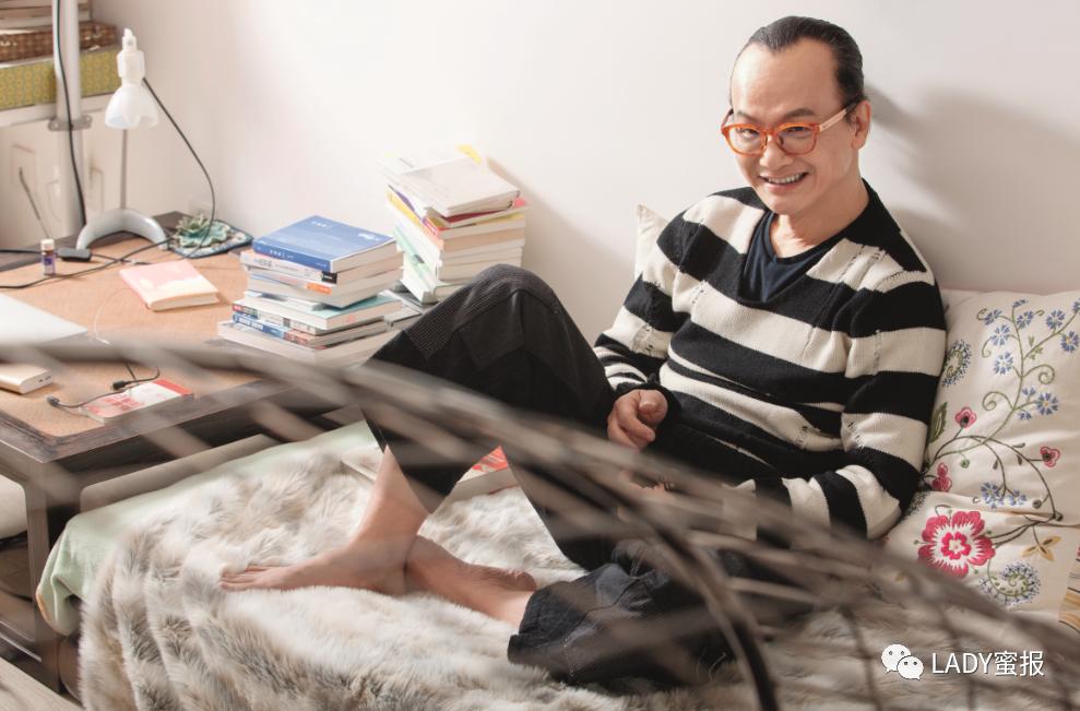 姚谦的时尚生活,在封闭的环境生活