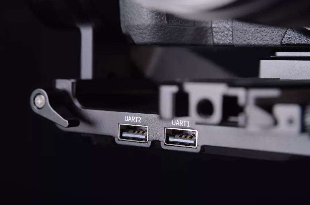 飞宇蝎子稳定器和大疆rsc2对比,飞宇的稳定器怎么样