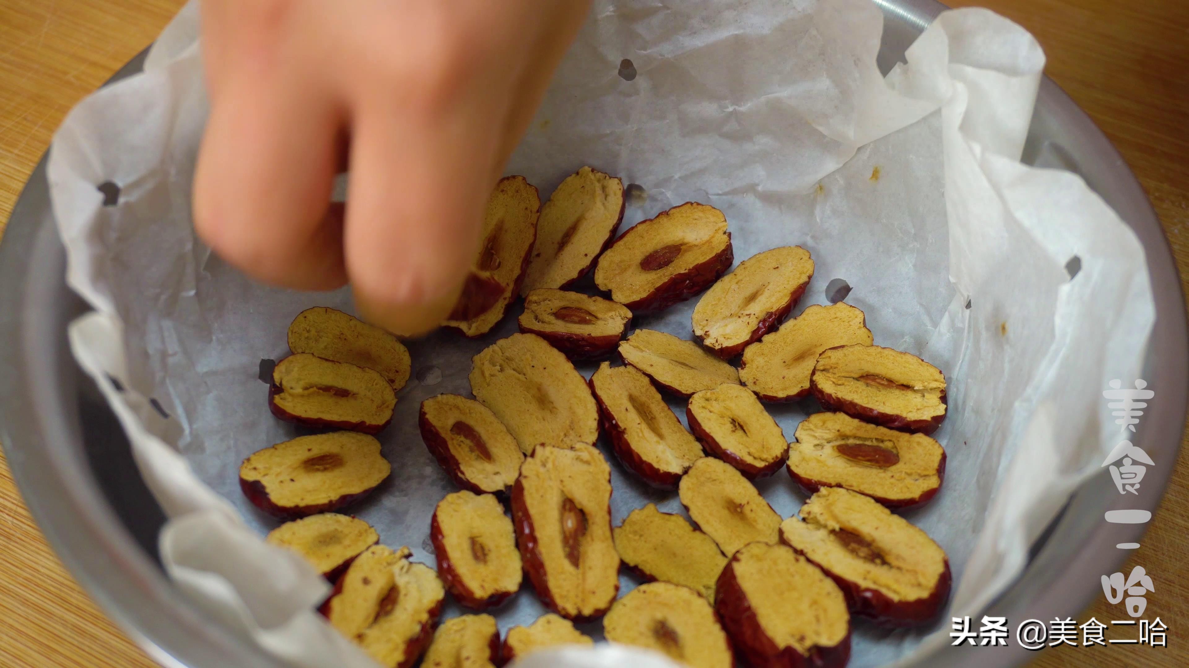 端午节奶奶烧饭,端午节怎样用粽叶做糯米饭