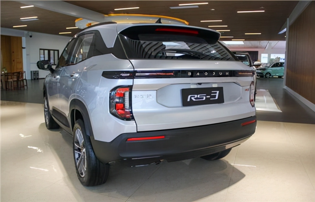 宝骏rs3和长安cs75怎么选择,宝骏rs-3裸车手动精英型裸车价