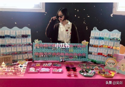 摆摊赚几千的小姐姐,摆摊一天挣3000很累的小姐姐