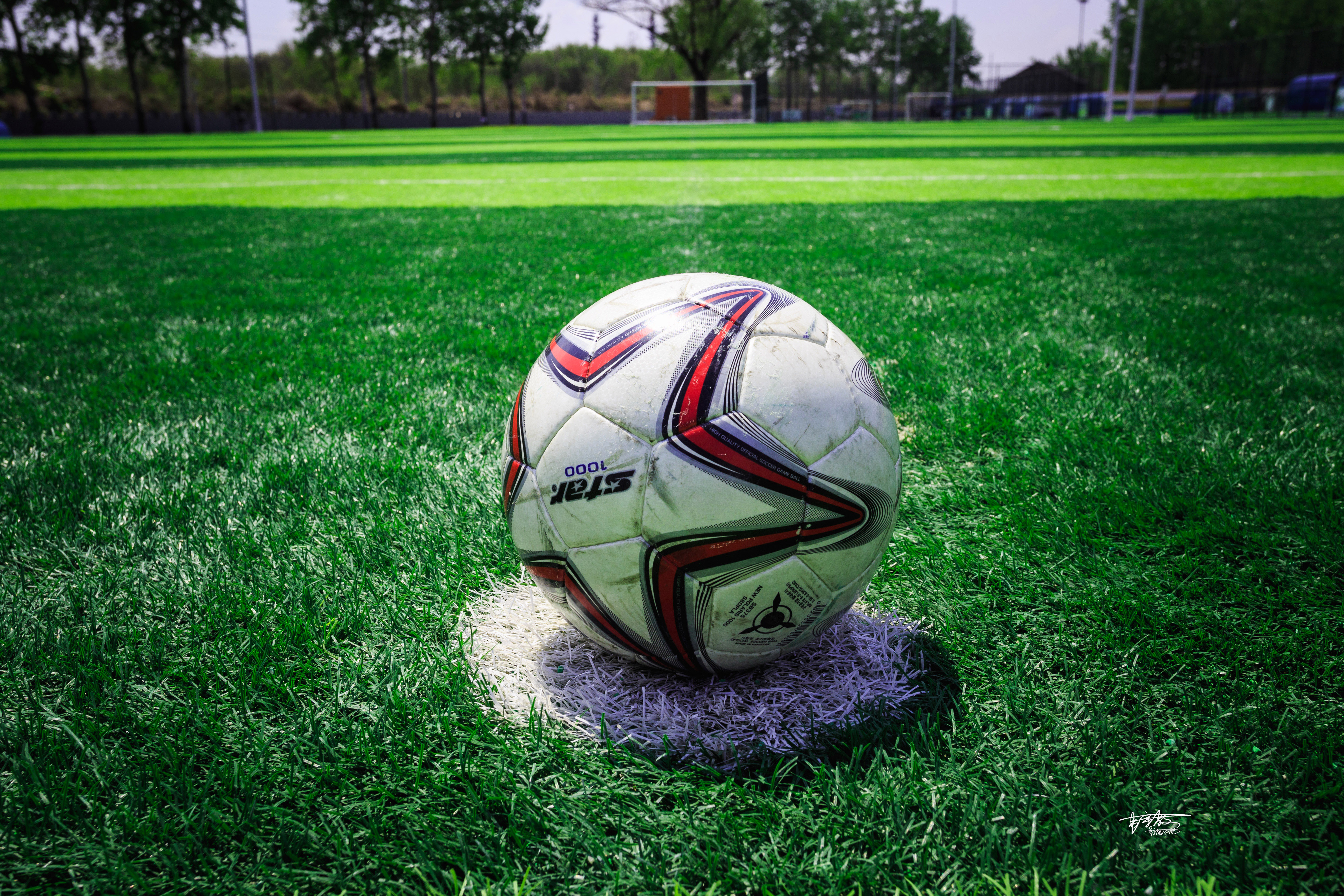 每一位热爱足球的少年,梅西是所有人最大的梦想