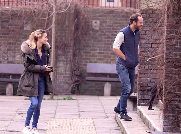 凯特王妃参加妹妹婚礼穿什么衣服,凯特王妃和弟媳妇