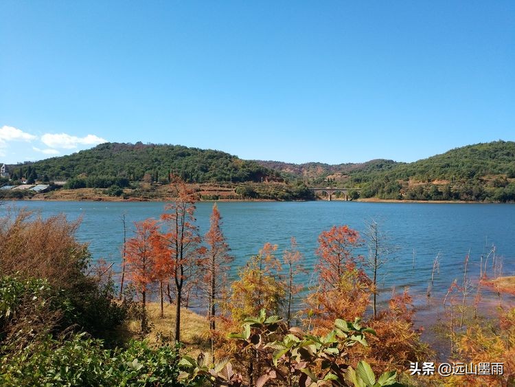 冬日阳光明媚，随走昆明松茂水库周边，遇见小村庄里的老式手工活