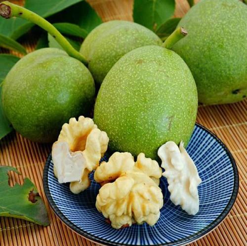 七月份青核桃好吃吗,营养又美味的鲜核桃终于成熟了