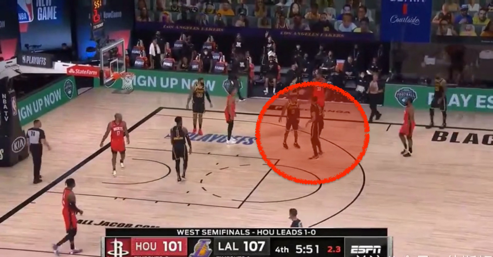 火箭边线球战术被隆多识破,亲自指挥詹姆斯和浓眉完成破解