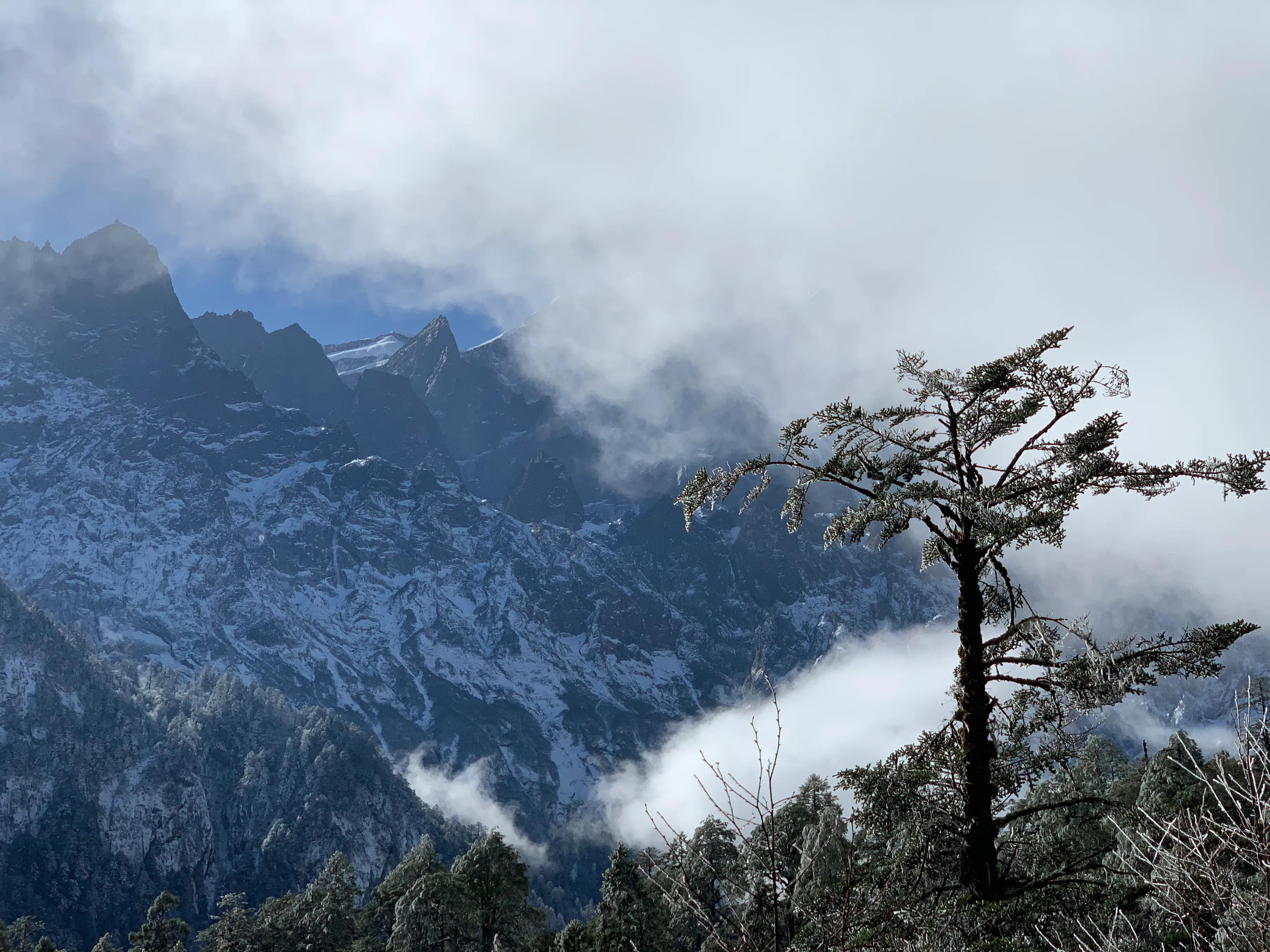 海螺沟燕子沟旅游攻略,海螺沟和燕子沟哪个更值得去
