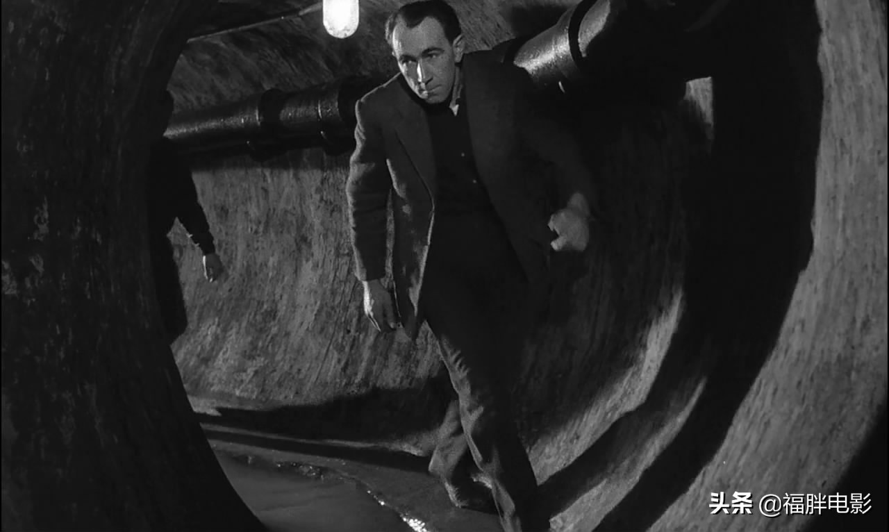 肖申克的救赎挖洞挖了多少年,最伟大的越狱电影肖申克的救赎