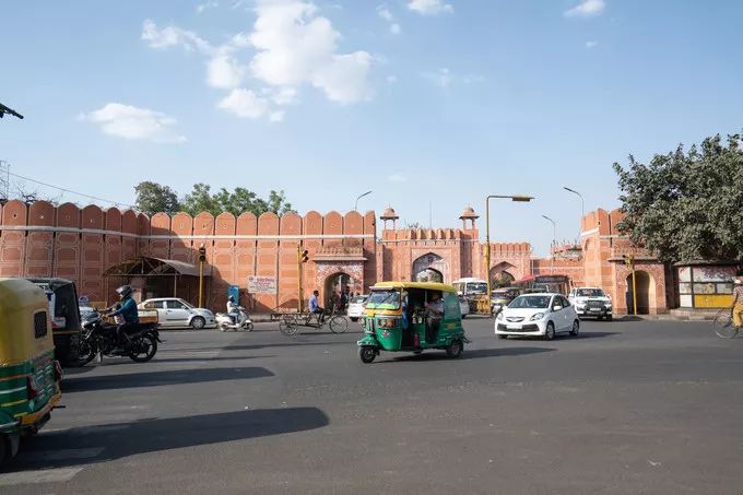 印度这座老城，房子都是粉色，去亚洲最豪华电影院只要几十元