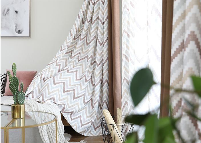 选窗帘要纯色的好还是拼接的好呢,选窗帘都比较在意哪些方面