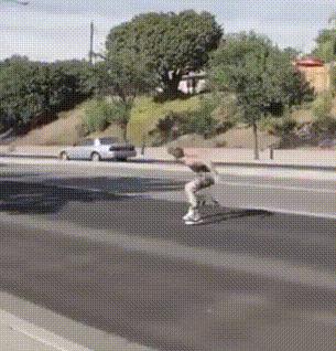 看股市涨这么好,微商向股民推起了眼霜…