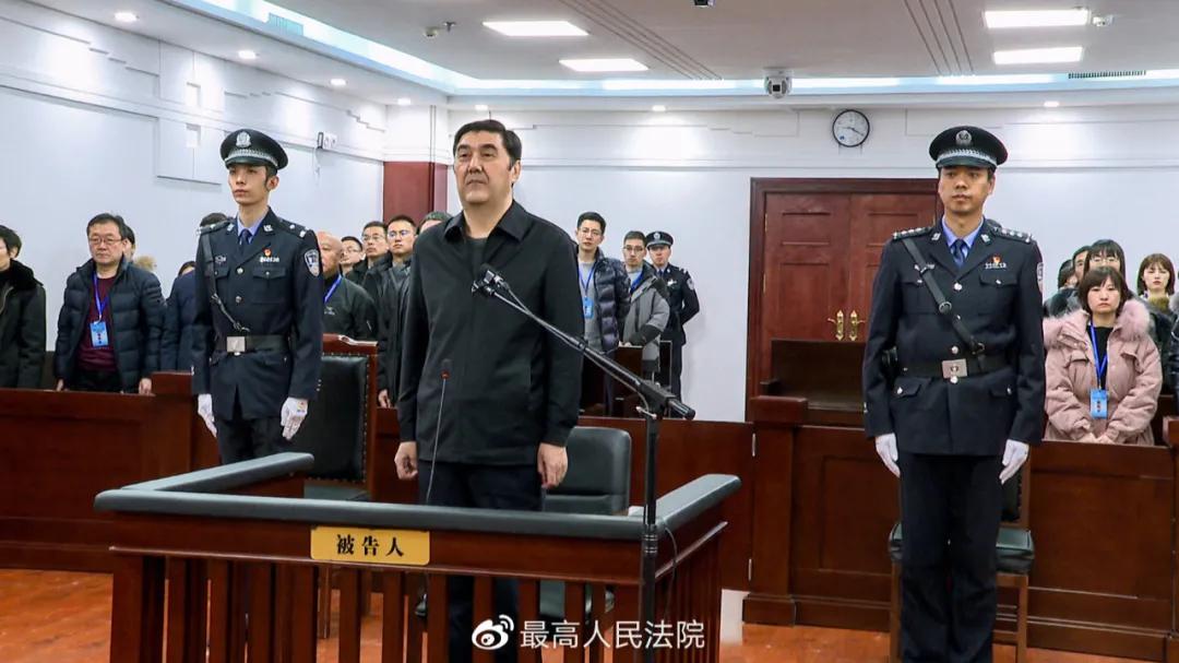 首次披露！在*疆新**工作超30年女“老虎”，敛财首站是在他的手下