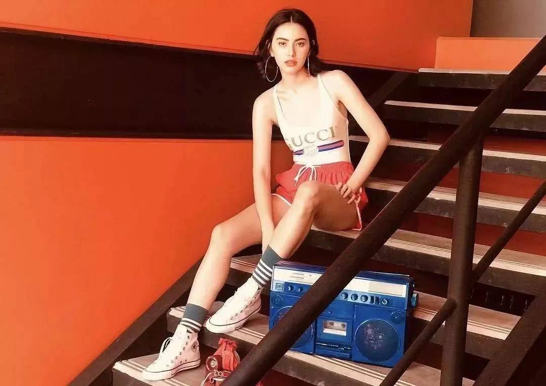 酷似泳衣的Bodysuit究竟是什么？为何许佳琪等都被它的魅力折服？