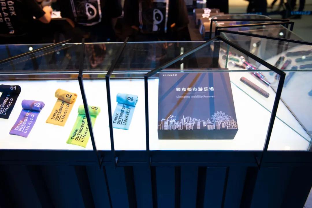 国产家轿不将就，现场堪比迪士尼，北京车展除了新车还看些啥？