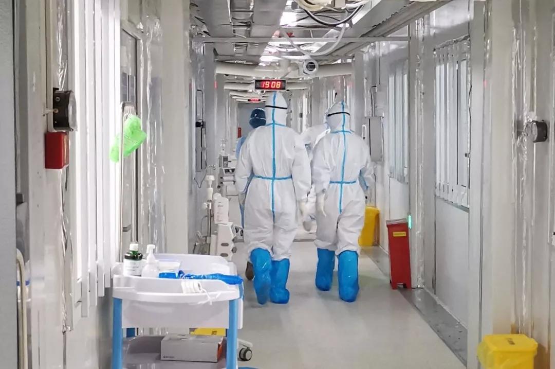 雷神山护士转身离开的视频,护士雷神山跳舞视频