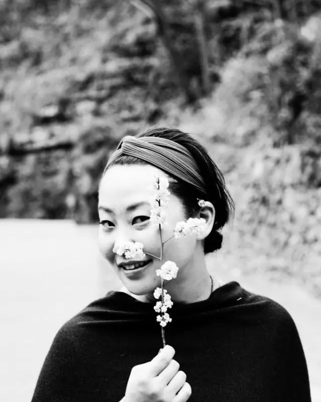 中国人只会跟风买名牌？80后女孩用旧衣改造成潮牌，燃炸上海滩