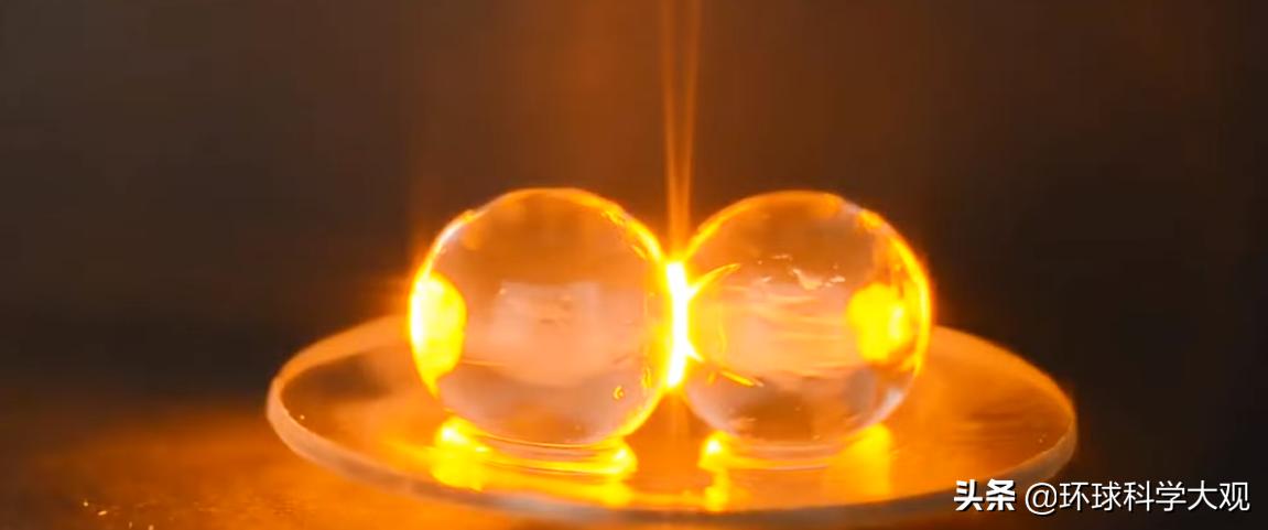 微波炉烤葡萄爆炸是真的吗,微波炉加热葡萄为何冒出火花