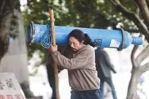 美术生哭完了继续画,气哭老师的美术生