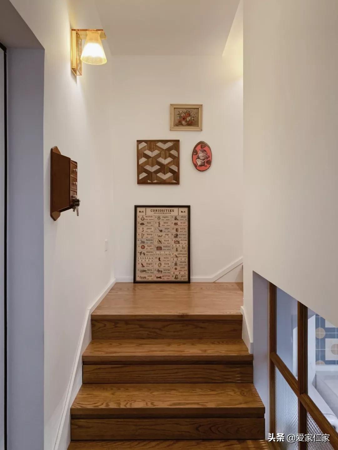 她买下32㎡上海老旧学区房，为女儿打造小桃园，20㎡超舒适大庭院