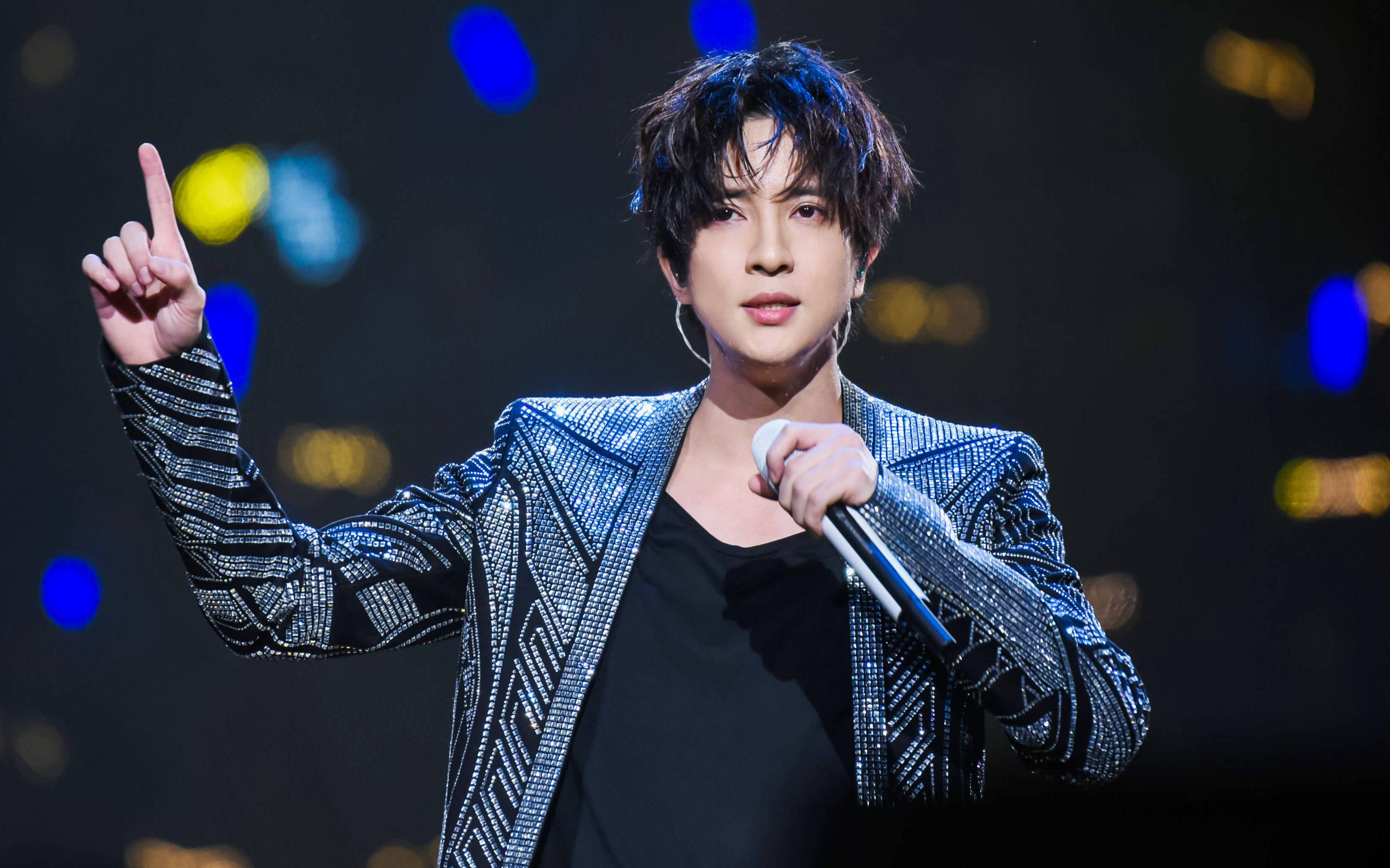 骗钱又逼女友打胎的他，比郑爽渣，凭啥却没被封杀