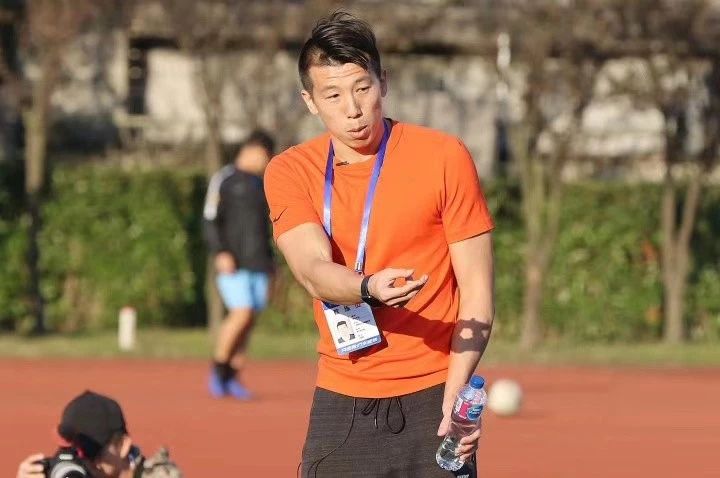 吴伟超场上位置,吴伟超