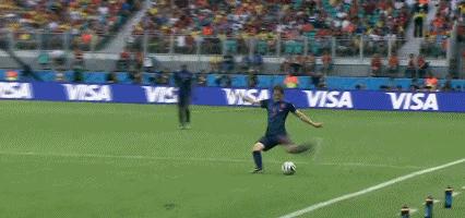 倒挂金钩进球视频,倒挂金钩射门守门员原视频