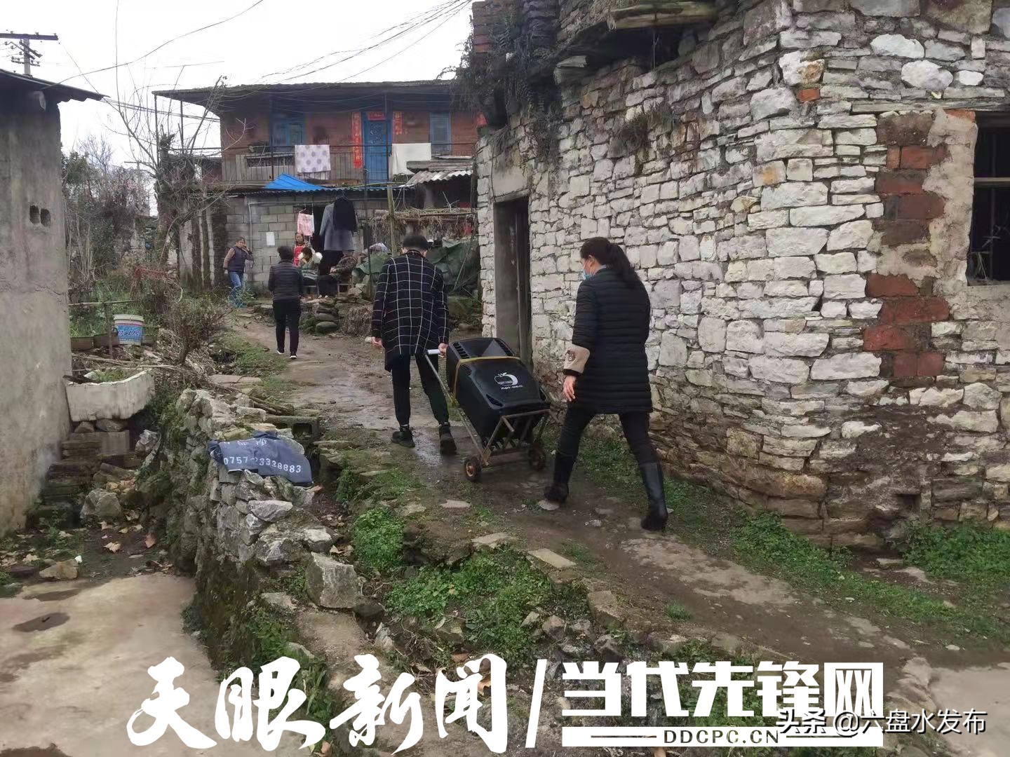 党员代购生活用品,党员志愿服务队助农