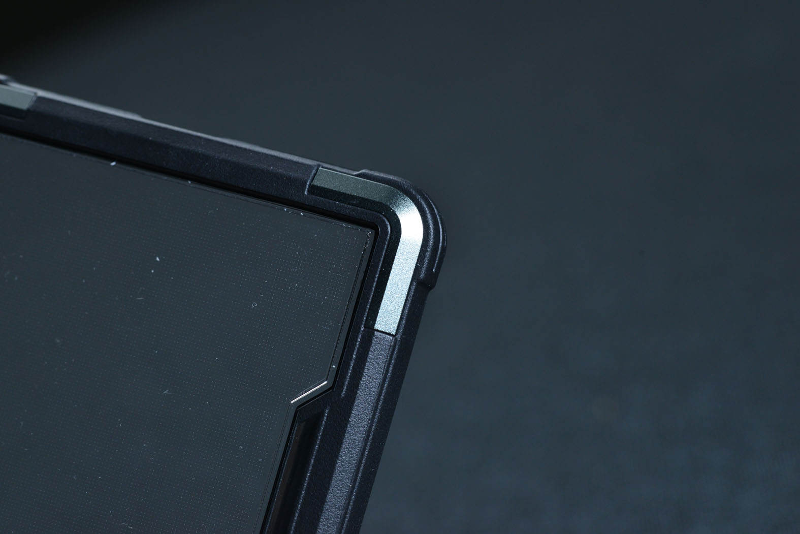 7000块的华为mate40pro,mate40pro蓝猩护甲防摔壳