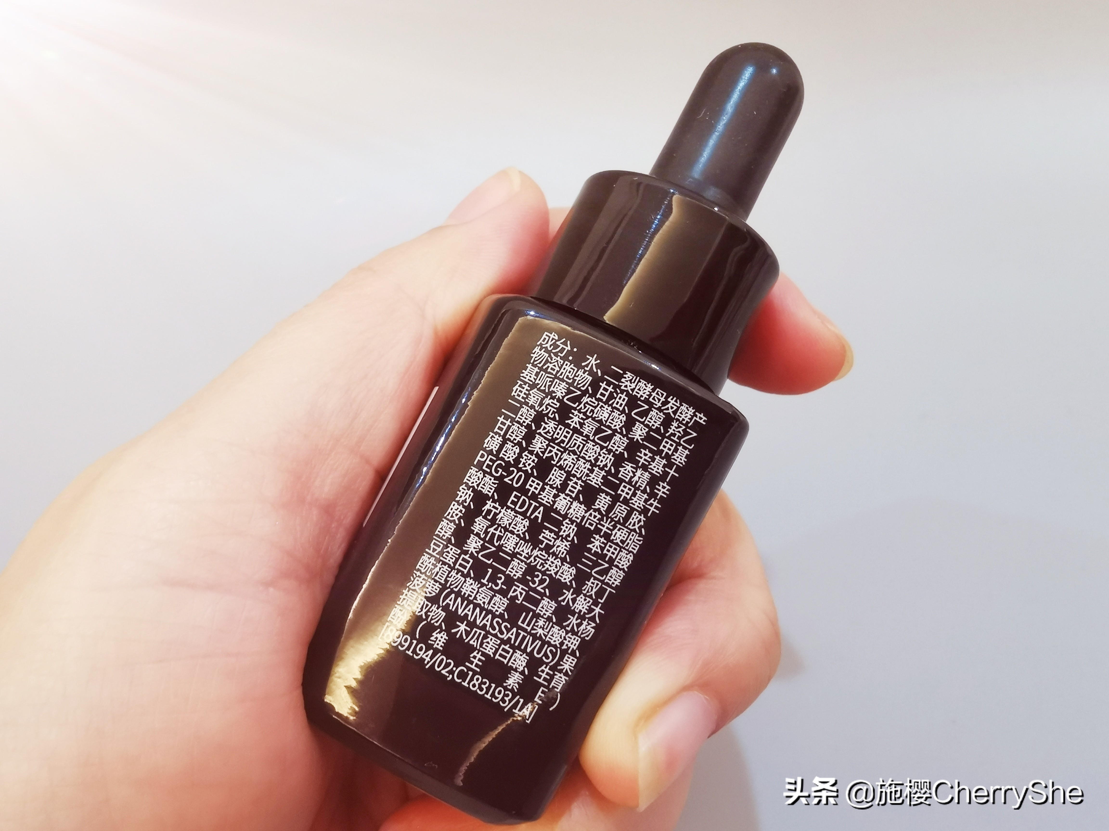 欧莱雅黑精华直播价格表,欧莱雅黑精华肌底液是啥