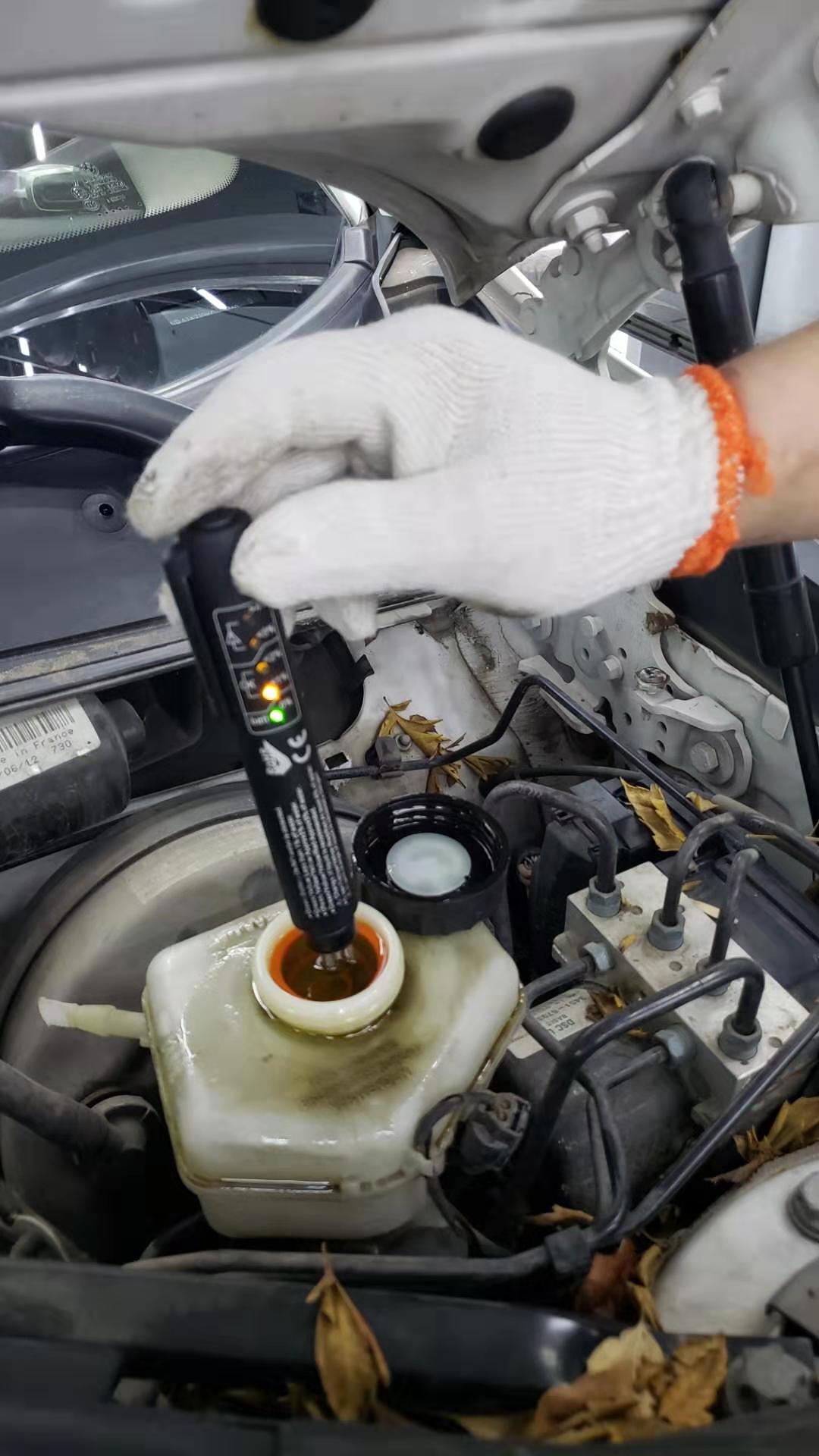 原厂实用trw刹车片,升级毅丰刹车片