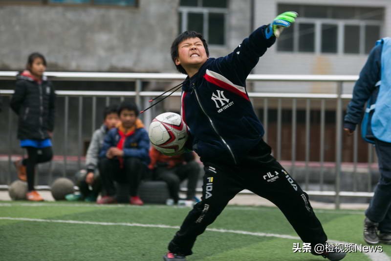 贵州钟山区第二小学足球赛,贵州省校园足球总决赛小学组