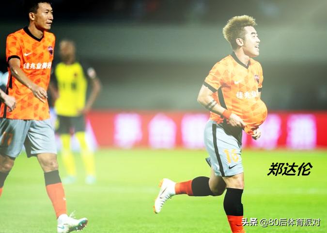 艾克森高拉特破门韦世豪双响,郜林传球艾克森