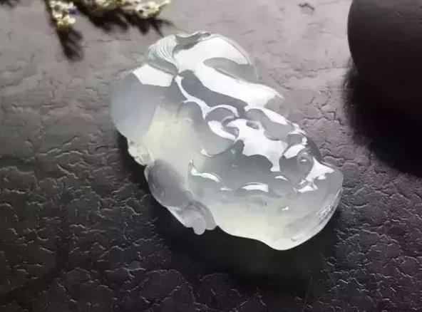 翡翠貔貅怎么戴才是正确的,翡翠貔貅的戴法有什么讲究