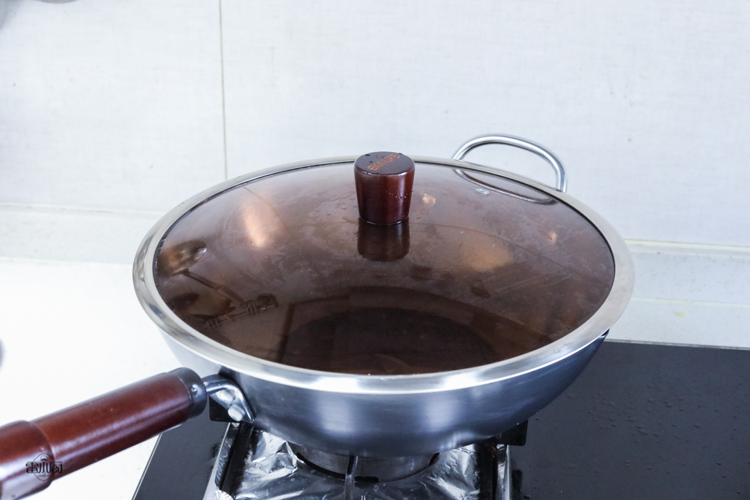 用过的铁锅怎么不粘锅妙招,铁锅第一次用怎么处理才不会粘锅