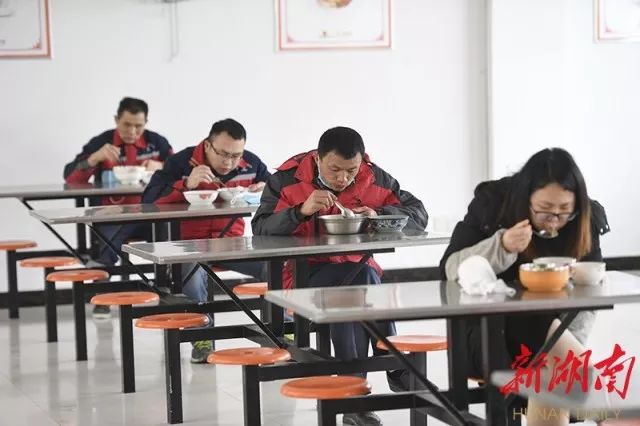 织密疫情防护网筑牢健康防控墙,筑牢疫情防火墙打好防控阻击战