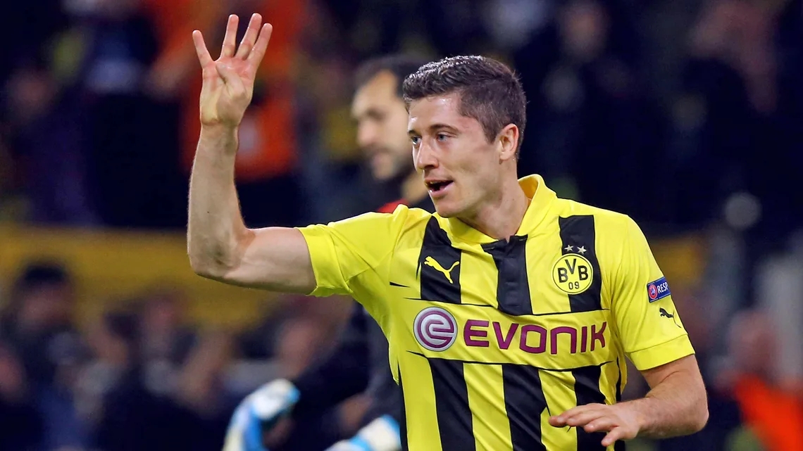 莱万创造德甲半程进球新纪录,莱万欧冠德甲排名