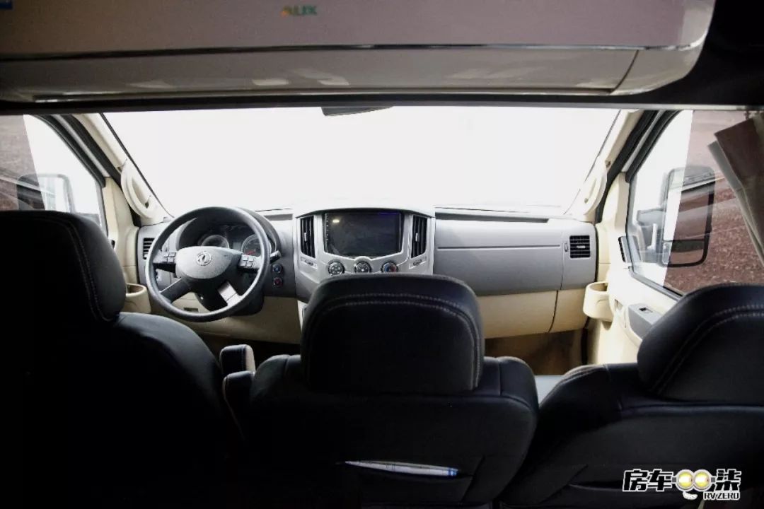 外观低调,配置却很丰富,老百姓也能买得起的东风舒侣B型房车