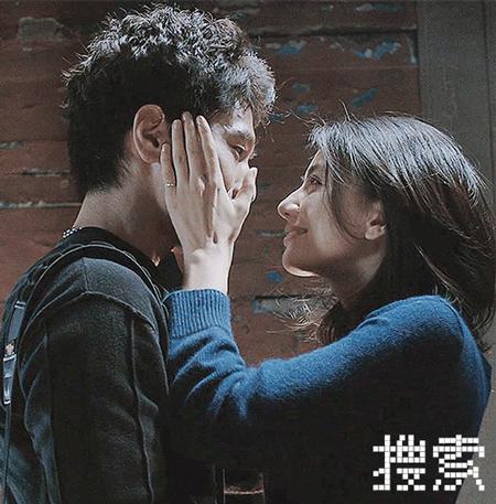 新闻采访失真的案例,搜索影评主题分析