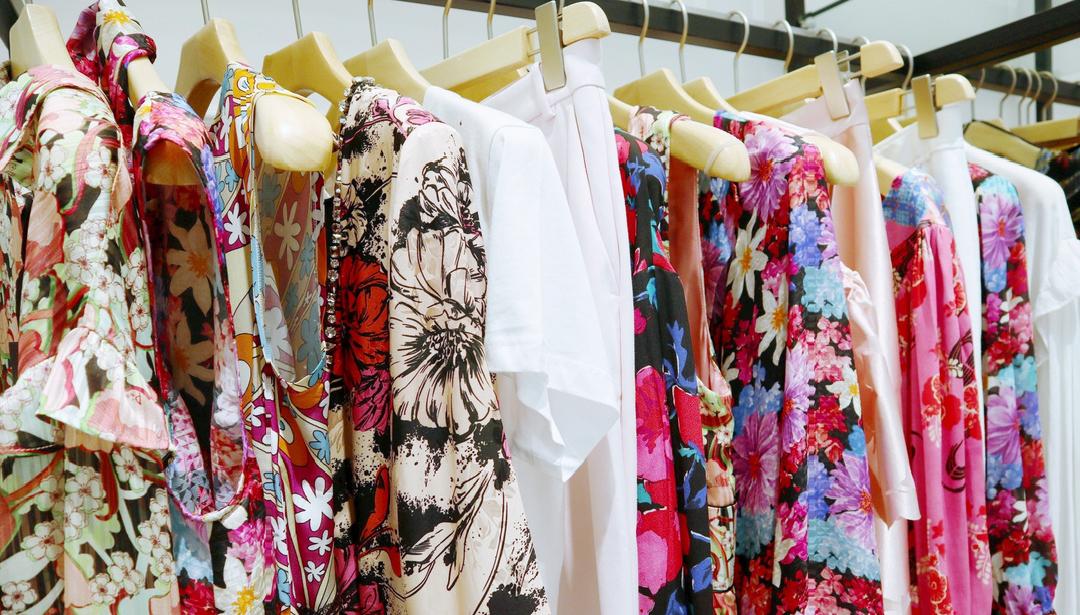 买护肤品送口红,买护肤品送化妆品