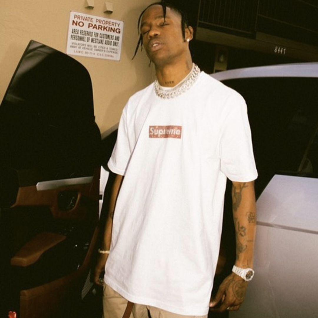 travisscott罕见上脚,travisscott紧张时刻