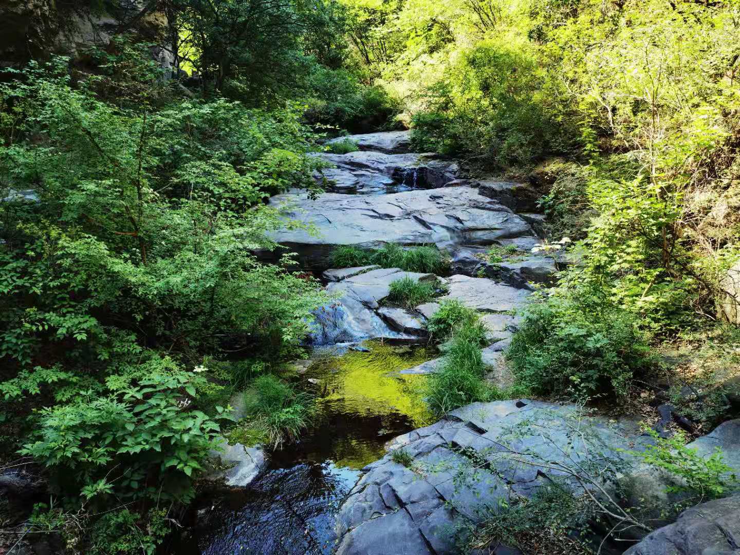打卡北京双龙峡风景区，十里溪流百潭瀑布，北方小九寨名不虚传