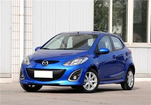 福特嘉年华两厢vs三厢,爱不释手的福特嘉年华